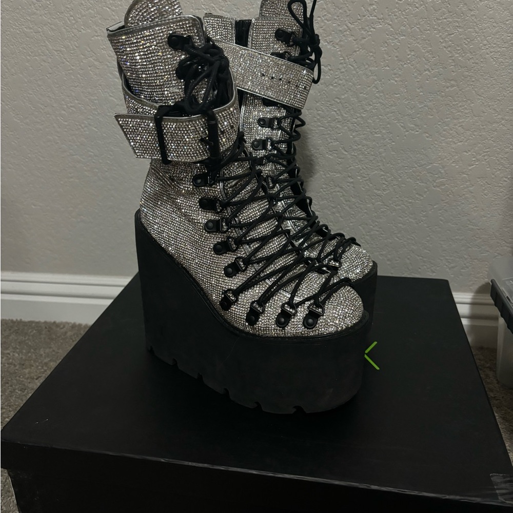 Dolls kill Clubexx crystal traitor boots size 6